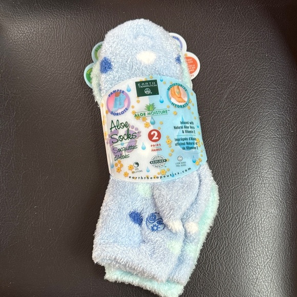 Earth Therapeutics Accessories - Earth Therapeutics Aloe Socks 2 pair set. One Size Fits Most